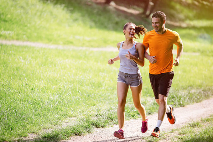 Couple happy jogging<br />
